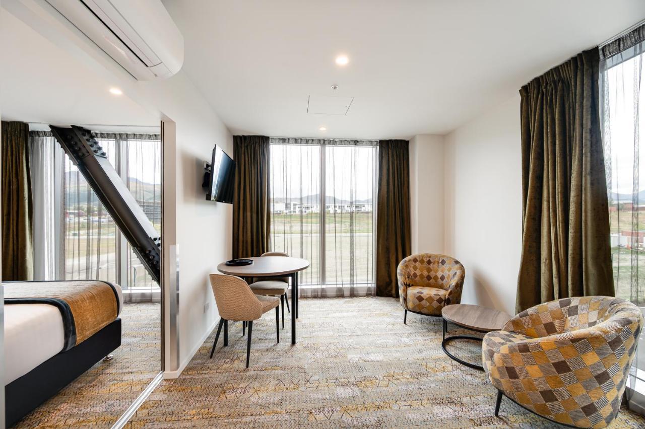 La Quinta By Wyndham Remarkables Park Куийнстаун Екстериор снимка