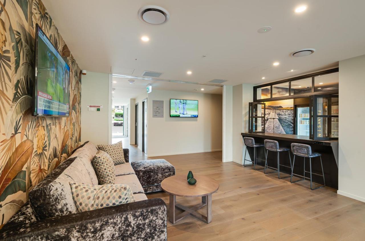 La Quinta By Wyndham Remarkables Park Куийнстаун Екстериор снимка