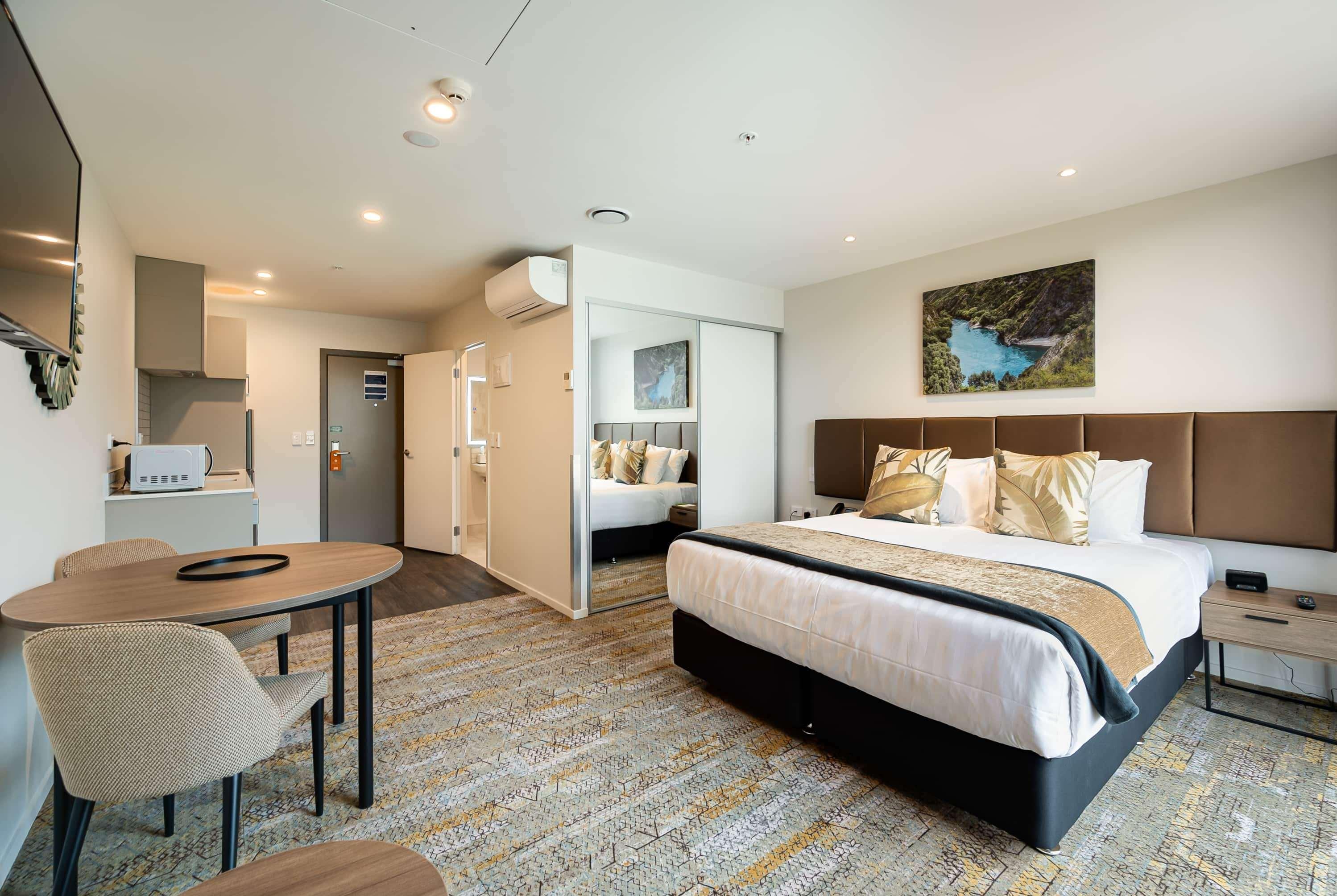 La Quinta By Wyndham Remarkables Park Куийнстаун Екстериор снимка